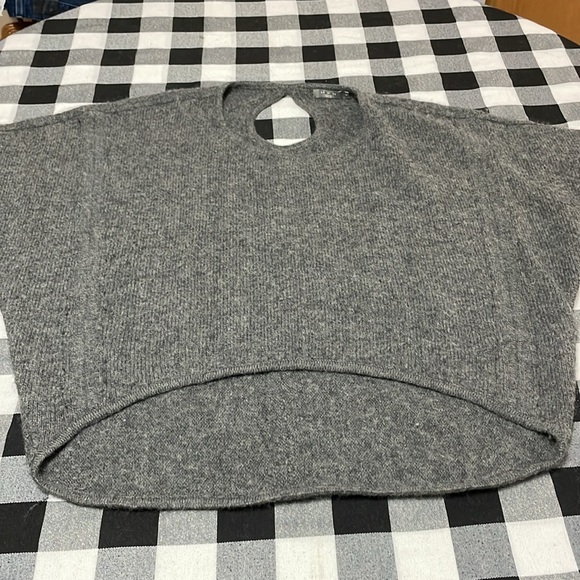 MFH Knits 100% BABY ALPACA SOFT Gray Sweater MADE IN PERU Size Medium Keyhole - Picture 5 of 13